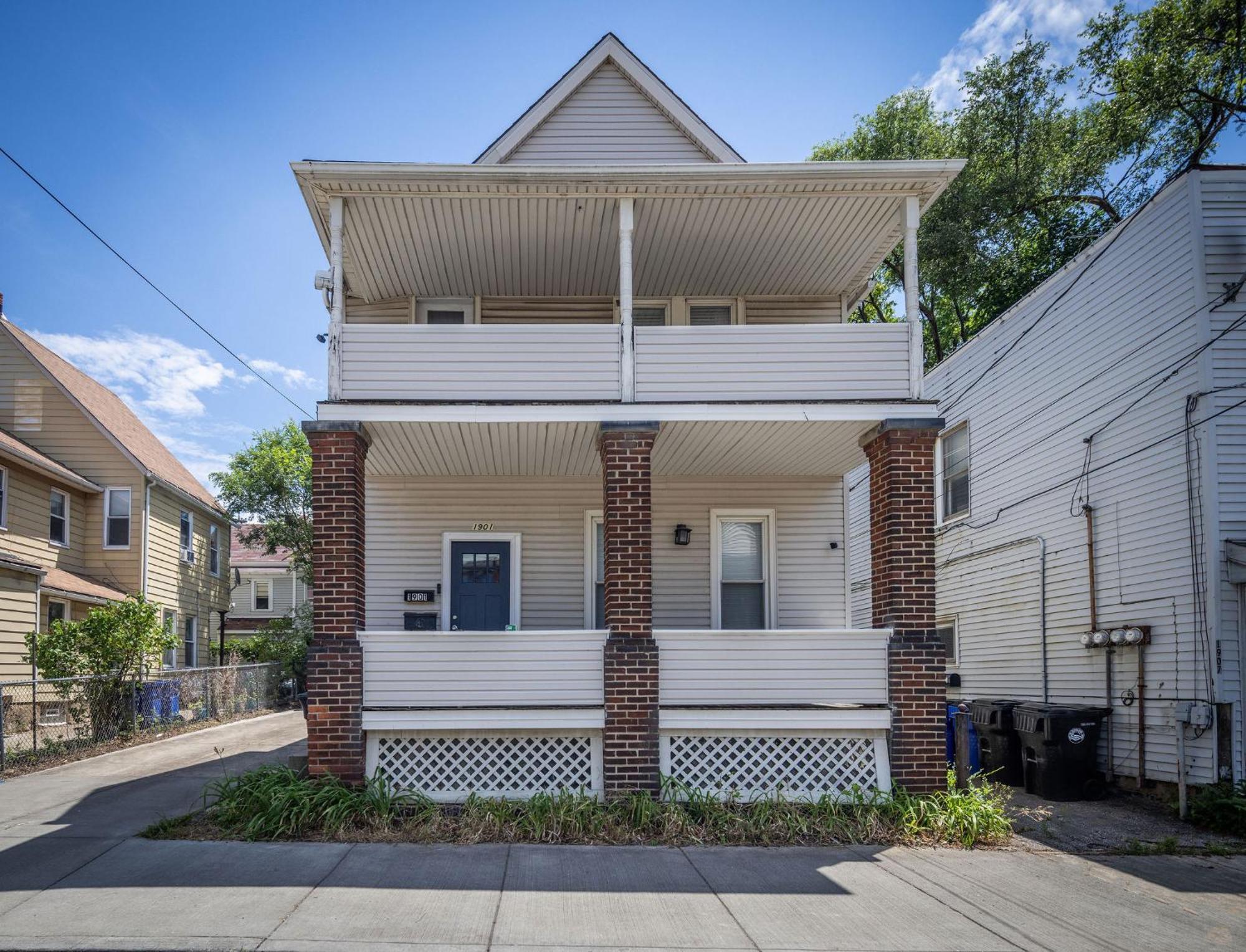 Mid-Century Modern Retreat In Little Italy Apartamento Cleveland Exterior foto