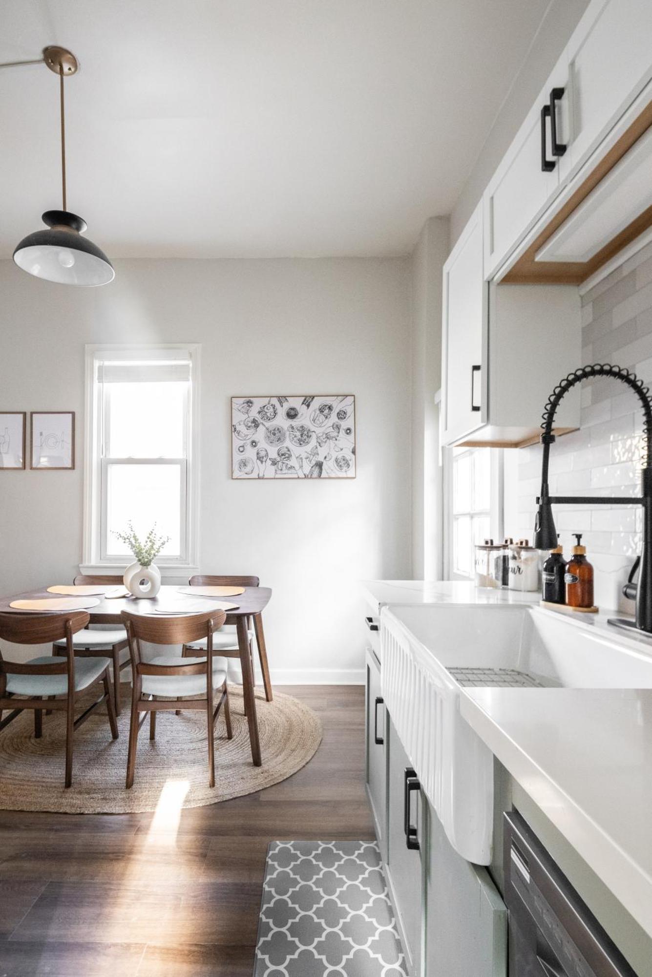 Mid-Century Modern Retreat In Little Italy Apartamento Cleveland Exterior foto